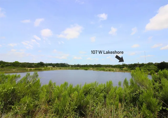2nd image of 107 W Lakeshore Dr, Dripping Springs, TX 78620 | MLS# 1949755