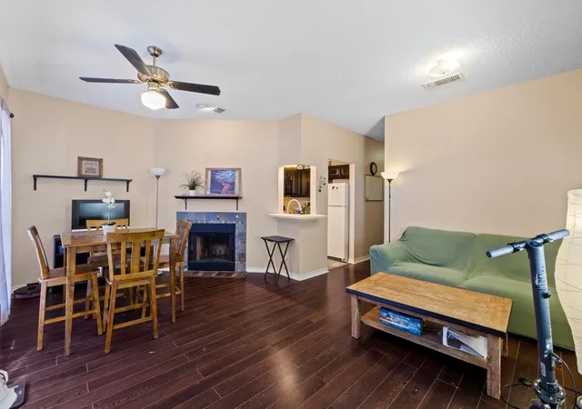 2nd image of 915 W 22nd 1/2 St #202, Austin, TX 78705 | MLS# 3598493