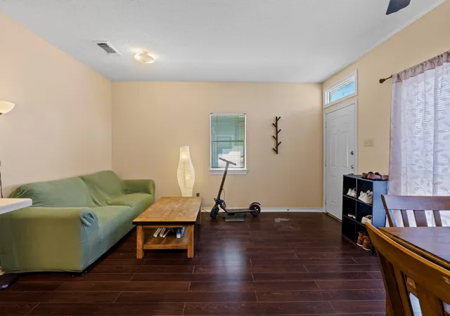 4th image of 915 W 22Nd 1/2Nd St, Austin, TX 78705