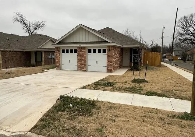 Listing Photo 3 - Condo for sale in building located at 1200 N 8Th St, Killeen, TX 76541 - Unit #A, B