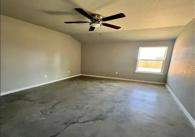 Listing Photo 5 - Condo for sale in building located at 1200 N 8Th St, Killeen, TX 76541 - Unit #A, B