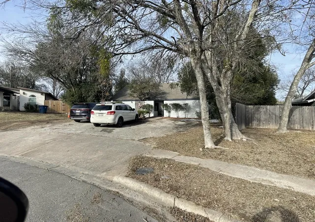 2nd image of 806 Plumpton Dr #A, Austin, TX 78745 | MLS# 1962176