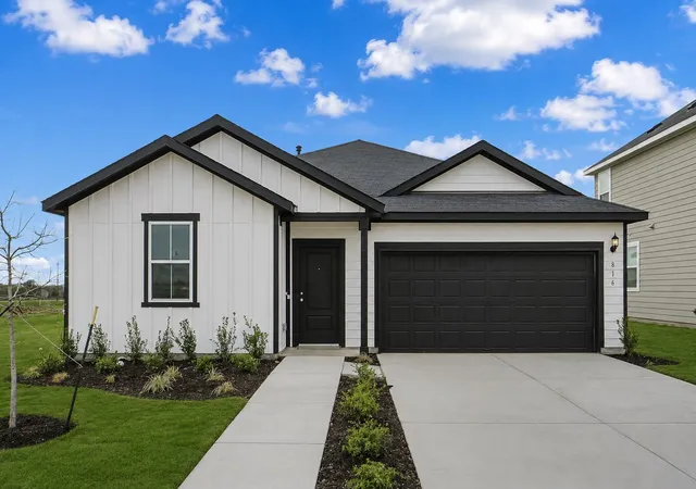 Photo 1 of Sale Pending at 816 Cardenas St, San Marcos, TX 78666 | MLS# 4832949 | Listing updated on 2026-10-01