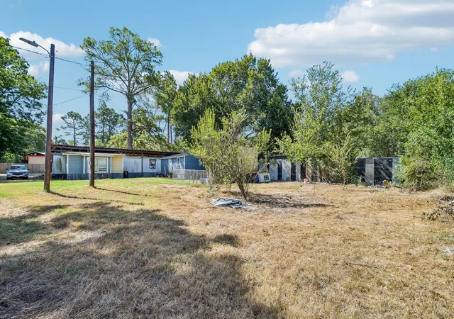 Photo 3 of Manufactured home for sale at 126 Market St, Bastrop, TX 78602 | MLS# 8088684 | Listing updated on 2026-09-29