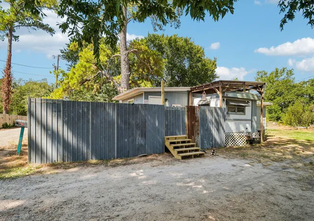 Photo 2 of Manufactured home for sale at 126 Market St, Bastrop, TX 78602 | MLS# 8088684 | Listing updated on 2026-09-29