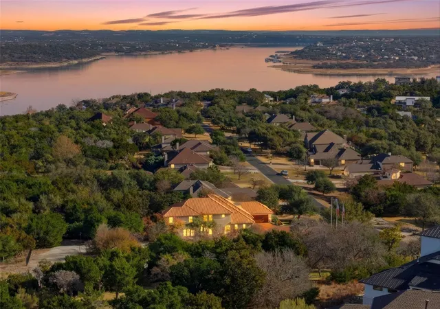 Homes for sale in Spicewood, TX | 2312 Lakehurst Rd, Spicewood, TX 78669 | MLS# 2390421