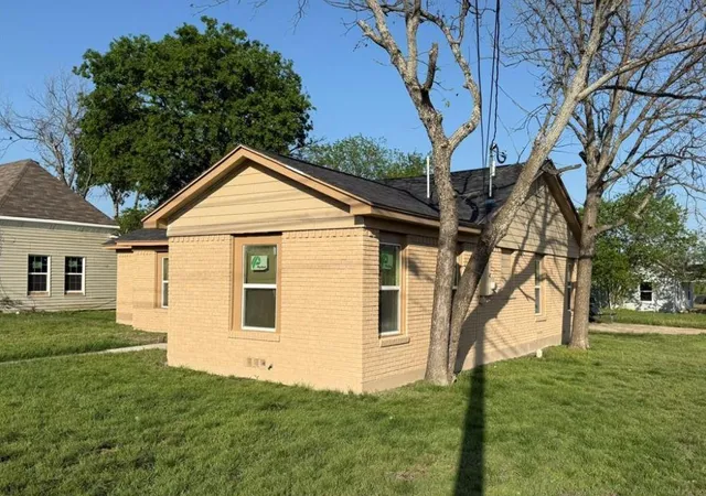 2nd image of 1300 N 2nd St, Killeen, TX 76541 | MLS# 5556684