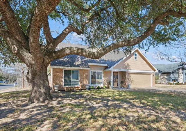 Photo 2 of Single family home for sale at 1408 Doonesbury Dr, Austin, TX 78758 | MLS# 7415977 | Listing updated on 2026-09-19