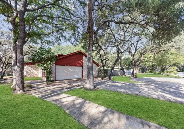 Photo 2 of Single family home for sale at 11006 Brodie Ln, Austin, TX 78748 | MLS# 2328874 | Listing updated on 2026-09-21