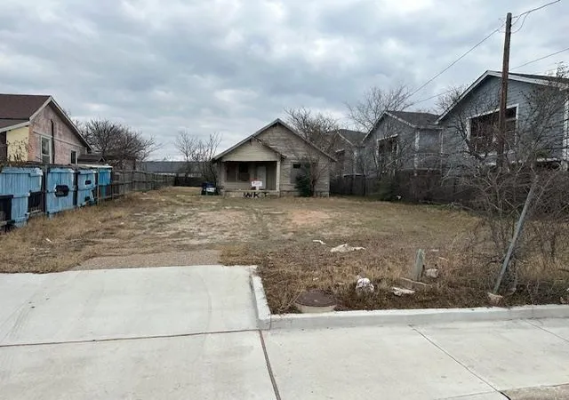 3rd image of 1167 Springdale Rd, Austin, TX 78721 | MLS# 5454014