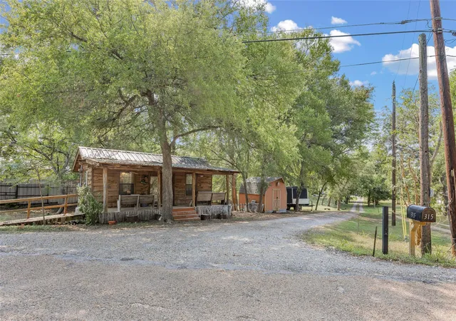4th image of 315 Riverwood Dr, Bastrop, TX 78602 | MLS# 2196647