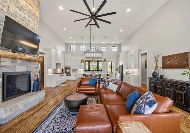 Photo 3 of Single family home for sale at 185 Puerto Rico Dr, Wimberley, TX 78676 | MLS# 3716212 | Listing updated on 2026-08-13