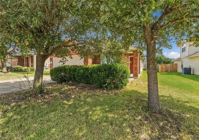 Photo 2 of Single family home for sale at 405 Bandara Woods Blvd, Elgin, TX 78621 | MLS# 2769263 | Listing updated on 2026-09-18