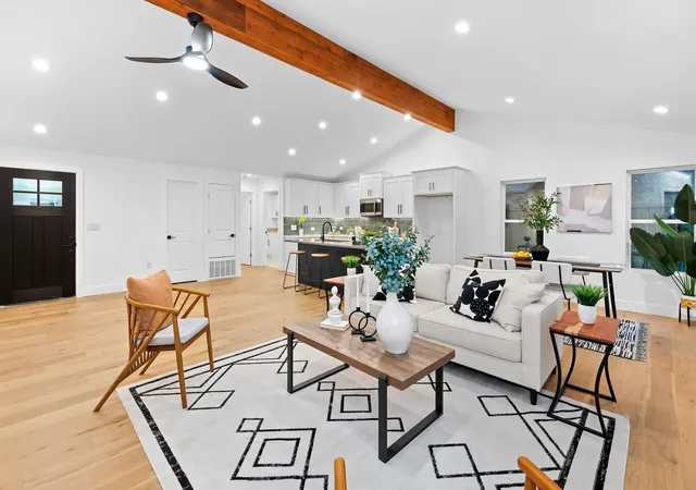 3rd image of 8305 Briarwood Ln, Austin, TX 78757 | MLS# 4402138