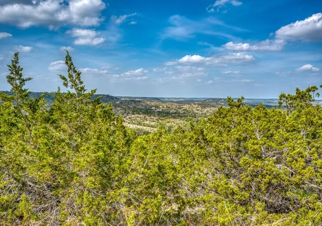 Photo 3 of House for sale at 218 Saddle Wood Trl, Comfort, TX 78013 | MLS# 1702572 | Listing updated on 2026-04-10