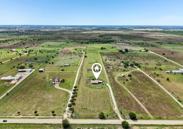 2nd image of 14204 Graef Rd, Creedmoor, TX 78610 | MLS# 8751865