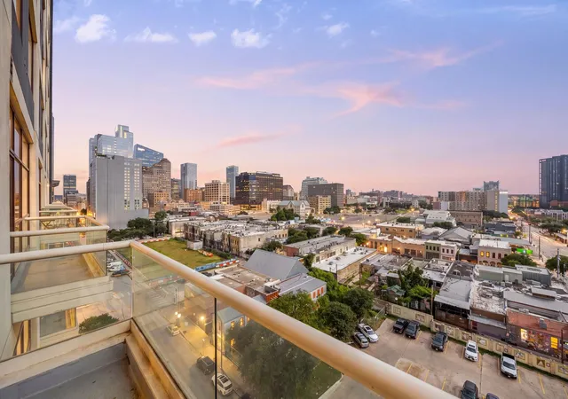 2nd image of 555 E 5Th St #903, Austin, TX 78701 | MLS# 3906818