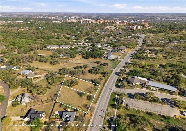 2nd image of 1524 1526 Old Rr 12 Cir, San Marcos, TX 78666 | MLS# 4951844