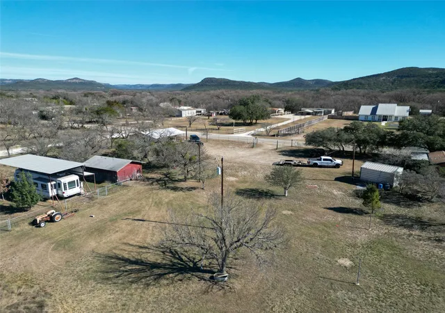 4th image of 831 Magers Rd, Concan, TX 78838 | MLS# 2948384