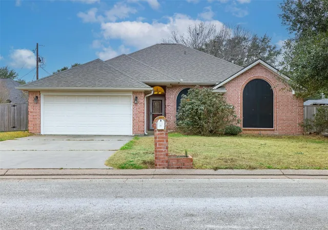 2nd image of 112 Ruby St, Caldwell, TX 77836 | MLS# 9412709