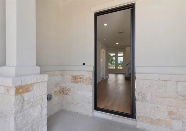 Photo 4 of Single family home for sale at 101 Buckaroo Dr, Georgetown, TX 78633 | MLS# 5506777 | Listing updated on 2026-10-28