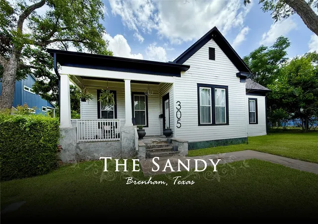 Homes for sale in Brenham, TX | 305 W Alamo St, Brenham, TX 77833 | MLS# 1572102
