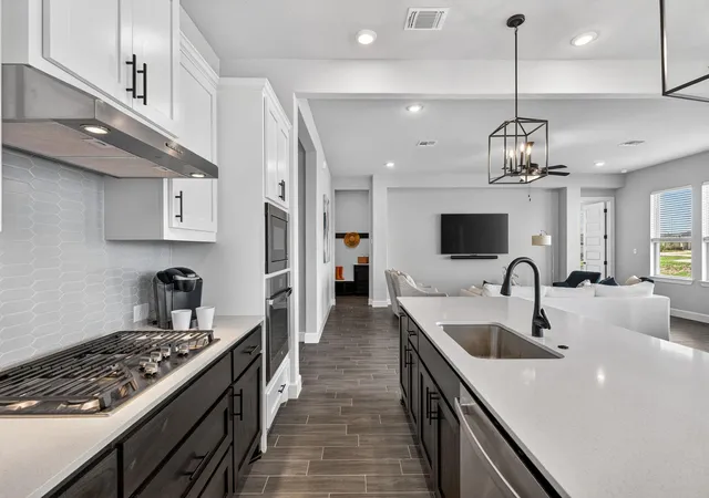 4th image of 6816 Empresa Dr, Austin, TX 78738 | MLS# 8816280