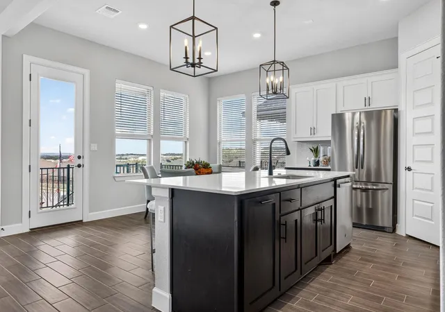 Photo 4 of Single family home for sale at 6816 Empresa Dr, Austin, TX 78738 | MLS# 8816280 | Listing updated on 2026-09-01