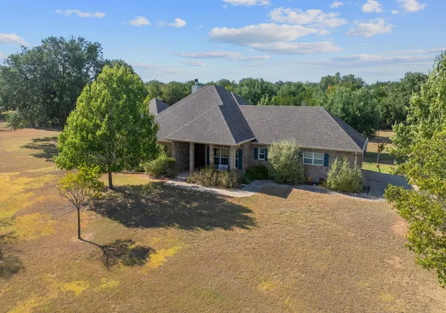 2nd image of 1206 Long Mdw, Salado, TX 76571 | MLS# 1428958