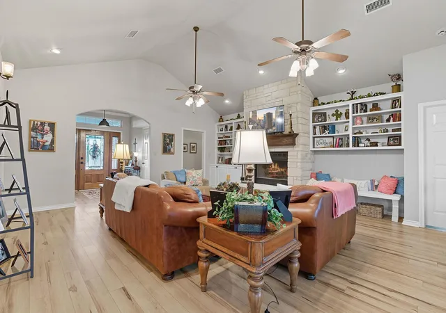 Photo 4 of Single family home for sale at 1206 Long Mdw, Salado, TX 76571 | MLS# 1428958 | Listing updated on 2026-08-28