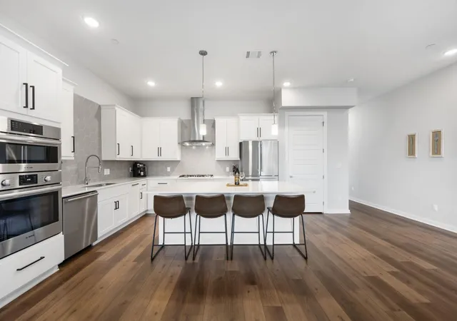 3rd image of 1417 Kramer Ln, Austin, TX 78758
