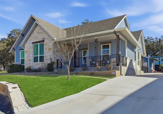 Homes for sale in Kingsland, TX | 127 Hidden Oaks Dr, Kingsland, TX 78639 | MLS# 9595498