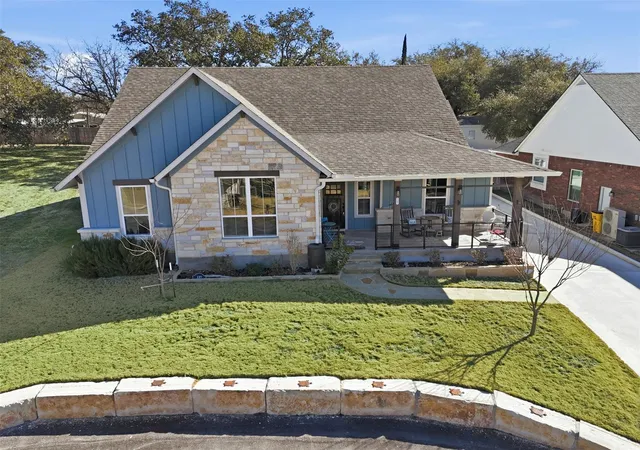 Homes for sale in Kingsland, TX | 127 Hidden Oaks Dr, Kingsland, TX 78639 | MLS# 9595498