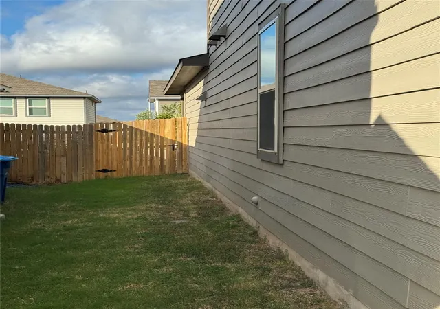 Photo 2 of Single family home for sale at 333 Capstone Rd, Liberty Hill, TX 78642 | MLS# 1681810 | Listing updated on 2026-08-31