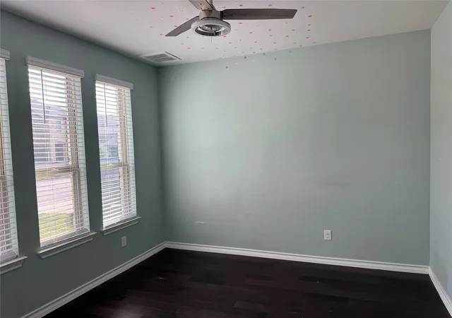 Photo 3 of Single family home for sale at 333 Capstone Rd, Liberty Hill, TX 78642 | MLS# 1681810 | Listing updated on 2026-08-31