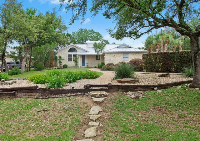 Photo 2 of Single family home for sale at 140 Donna Dr, Wimberley, TX 78676 | MLS# 9329654 | Listing updated on 2026-09-18