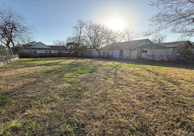 5th image of 2707 Zaragosa St, Austin, TX 78702 | MLS# 9549255