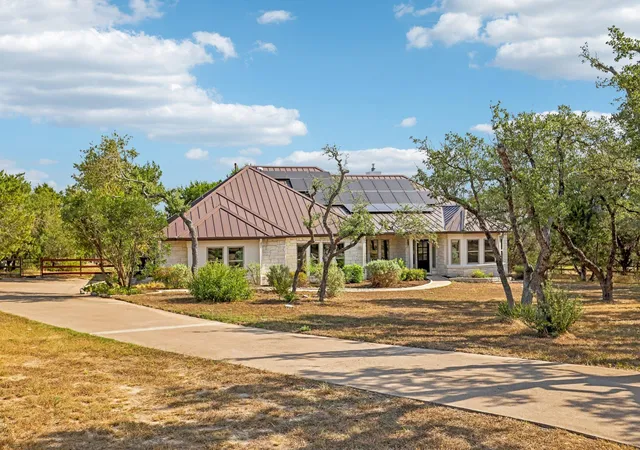 Photo 1 of Single family home for sale at 404 Saddlehorn Dr, Dripping Springs, TX 78620 | MLS# 4074929 | Listing updated on 2026-10-09