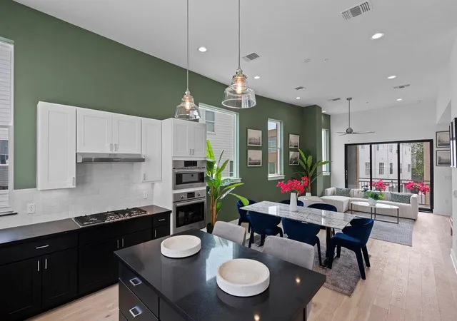 Photo 3 of Townhouse for sale at 2805 Mccurdy St #10, Austin, TX 78723 | MLS# 4957981 | Listing updated on 2026-10-04
