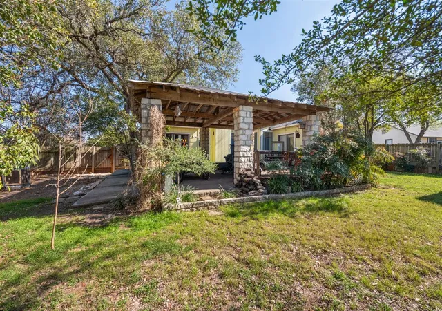 Photo 3 of Single family home for sale at 5726 Abilene Trl, Austin, TX 78749 | MLS# 9582632 | Listing updated on 2026-04-28