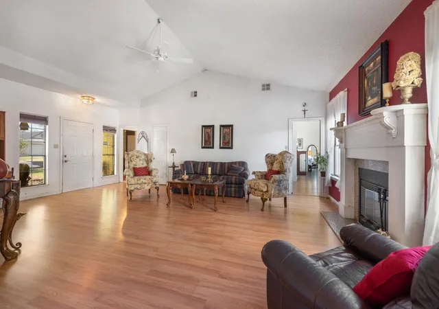 Photo 4 of Single family home for sale at 5726 Abilene Trl, Austin, TX 78749 | MLS# 9582632 | Listing updated on 2026-04-28