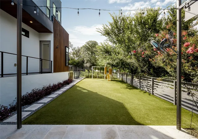 Photo 3 of Single family home for sale at 2200 De Verne St, Austin, TX 78704 | MLS# 2952805 | Listing updated on 2026-08-18