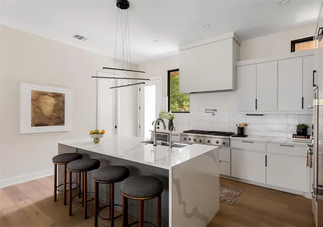 Photo 4 of Single family home for sale at 2200 De Verne St, Austin, TX 78704 | MLS# 2952805 | Listing updated on 2026-08-18