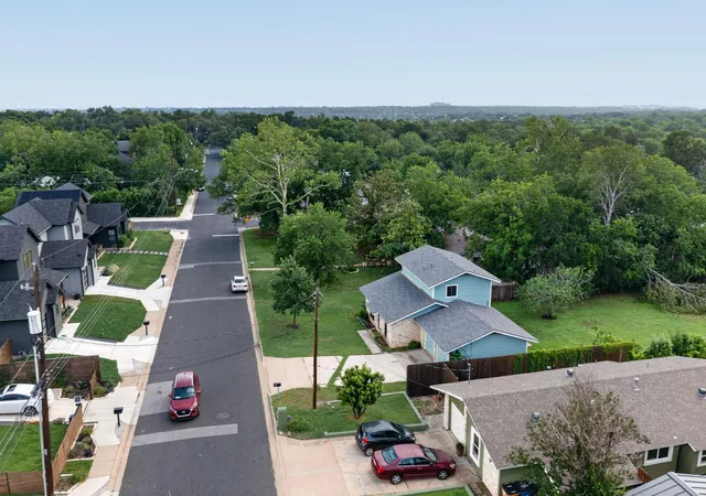 3rd image of 6407 Cannonleague Dr, Austin, TX 78745 | MLS# 7324831
