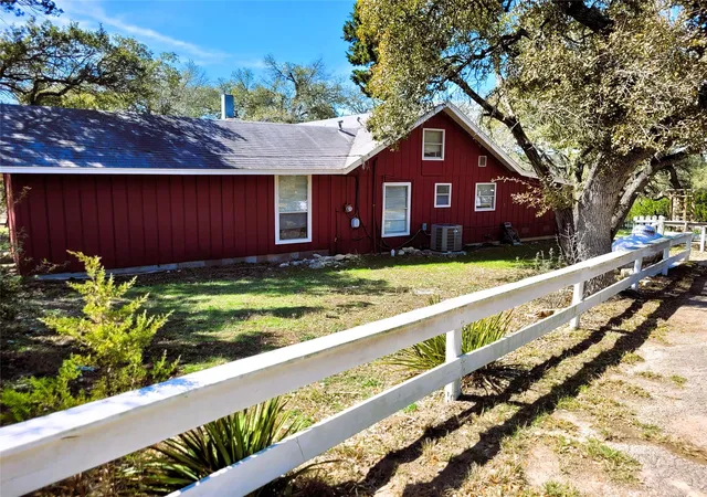 Photo 2 of Sale Pending at 702 Cottonwood Crk Rd, Dripping Springs, TX 78620 | MLS# 4550938 | Listing updated on 2026-08-25