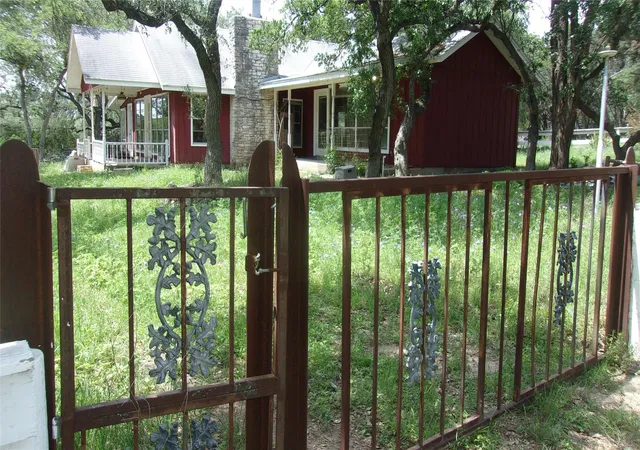 Photo 3 of Sale Pending at 702 Cottonwood Crk Rd, Dripping Springs, TX 78620 | MLS# 4550938 | Listing updated on 2026-08-25