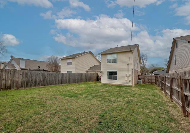 2nd image of 703 Vly Vw Dr, Pflugerville, TX 78660