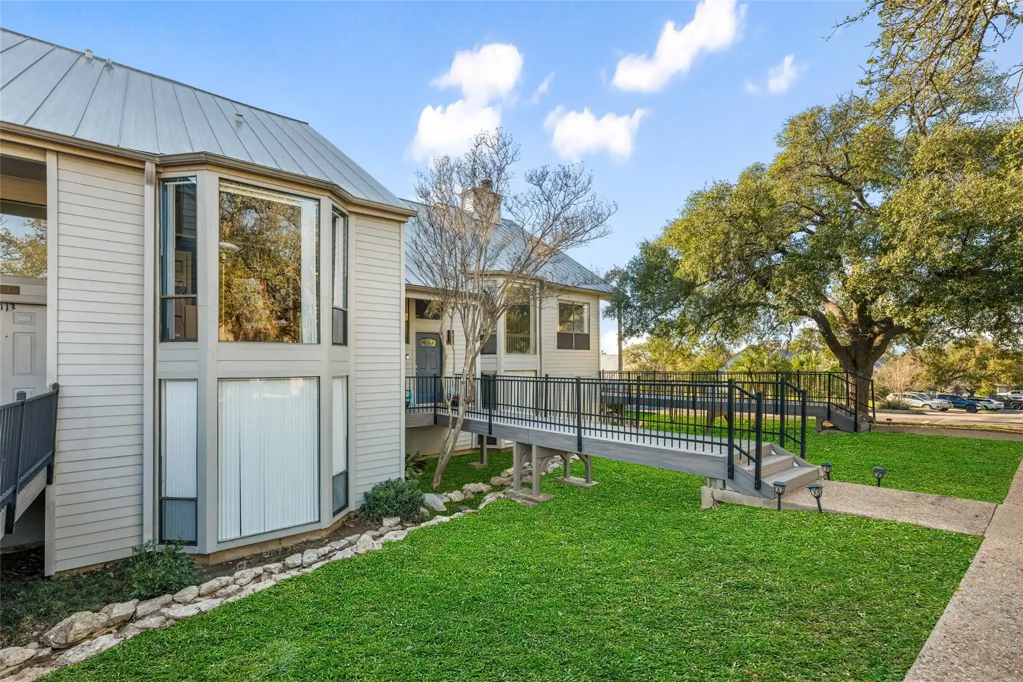 Listing Photo 2 - Condo for sale in 114 World Of Tennis Sq located at 114 World Of Tennis Sq, Lakeway, TX 78738 - Unit #114
