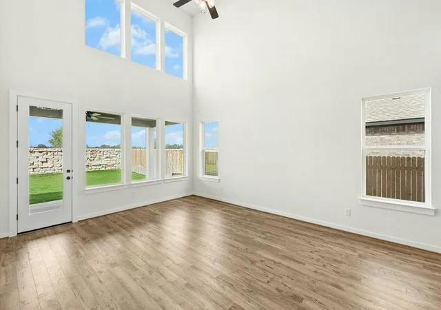 Photo 3 of Single family home for sale at 404 Amista Dr, Liberty Hill, TX 78642 | MLS# 7515547 | Listing updated on 2026-10-07