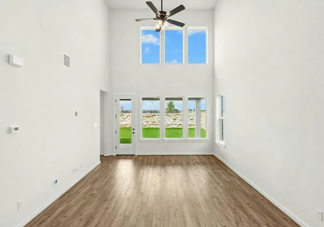 Photo 3 of Single family home for sale at 404 Amista Dr, Liberty Hill, TX 78642 | MLS# 7515547 | Listing updated on 2026-10-07